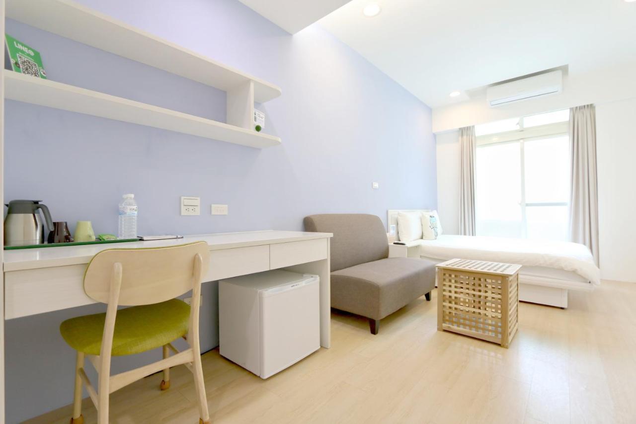 Locomotive Homestay Tamsui Exterior photo