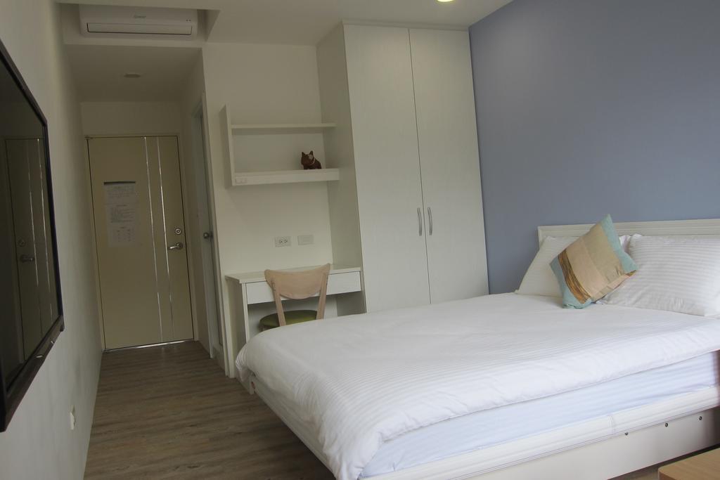 Locomotive Homestay Tamsui Exterior photo